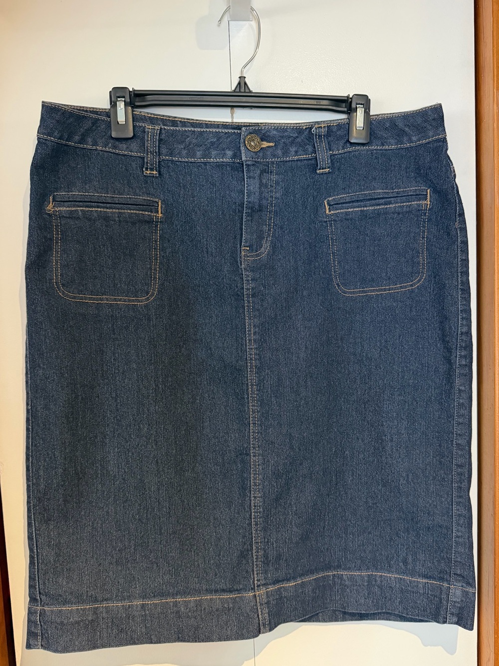 Ashley Stewart Size 14W Blue Denim Skirt Stretch w/ Patch Pockets Knee Length